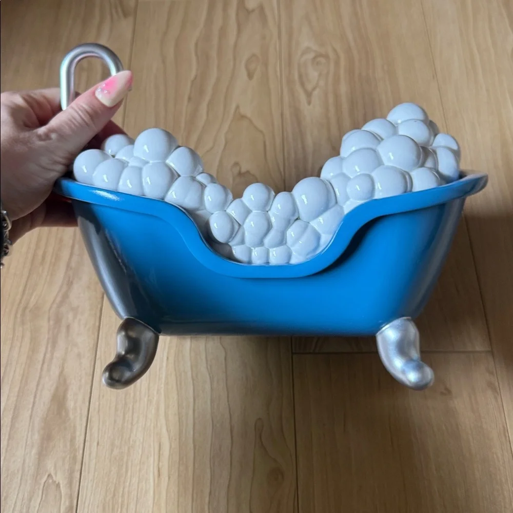 Lemme relax vitamin holder
